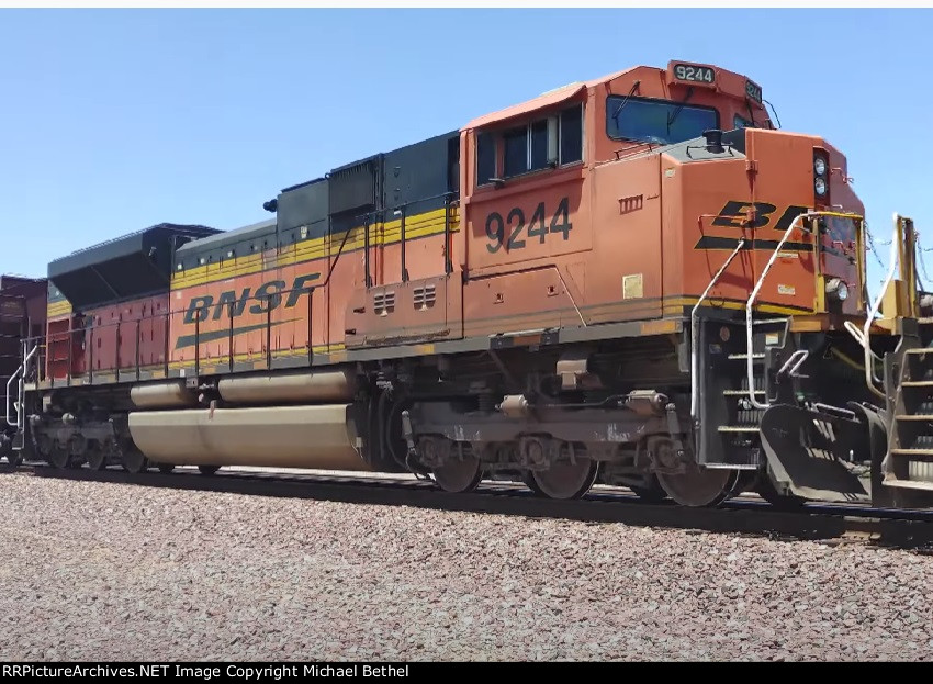 BNSF 9244